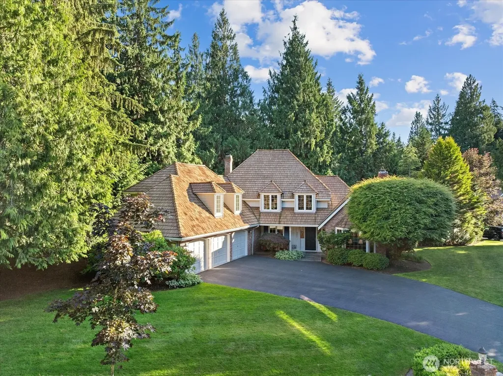 6807 214th Avenue NE Redmond WA 98053