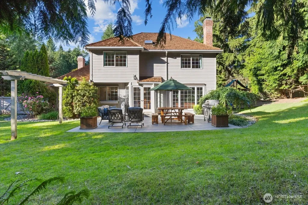 6807 214th Avenue NE Redmond WA 98053