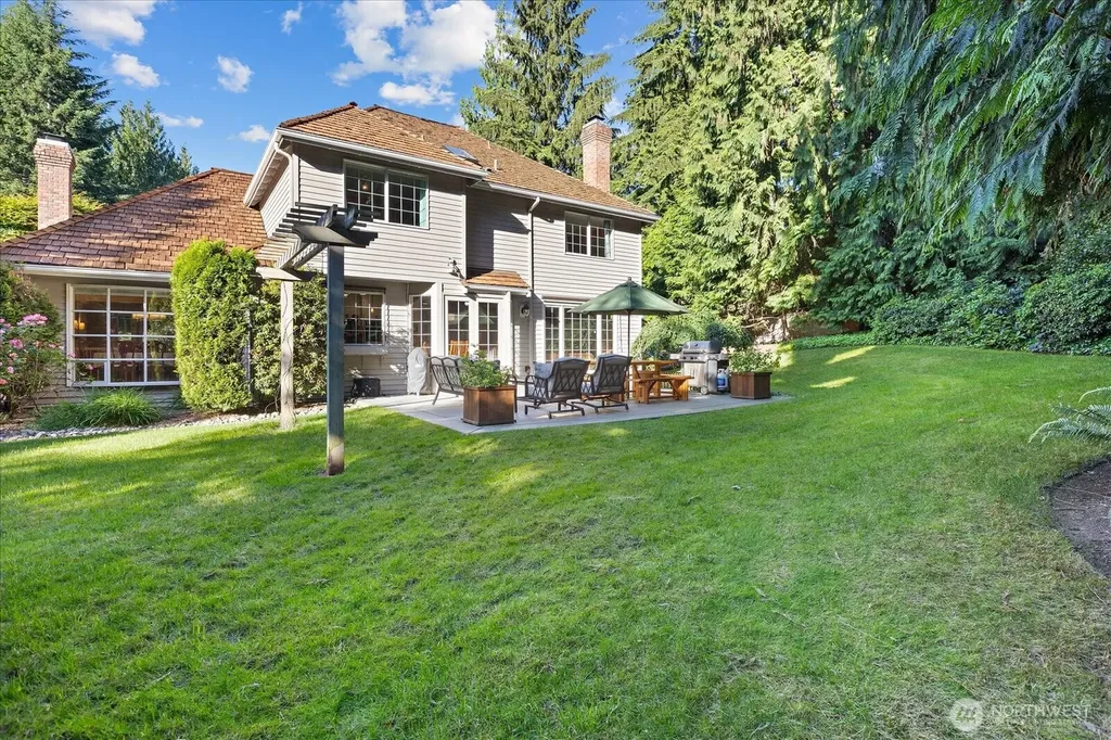 6807 214th Avenue NE Redmond WA 98053