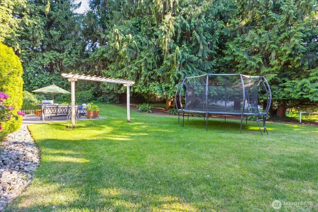 6807 214th Avenue NE Redmond WA 98053