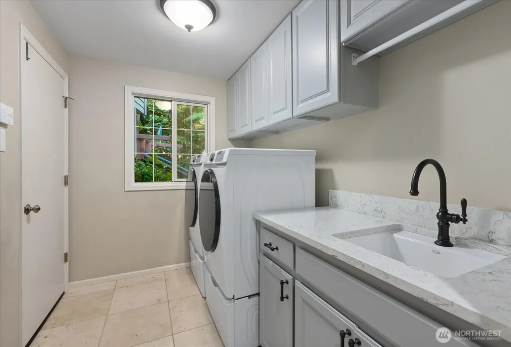 6807 214th Avenue NE Redmond WA 98053