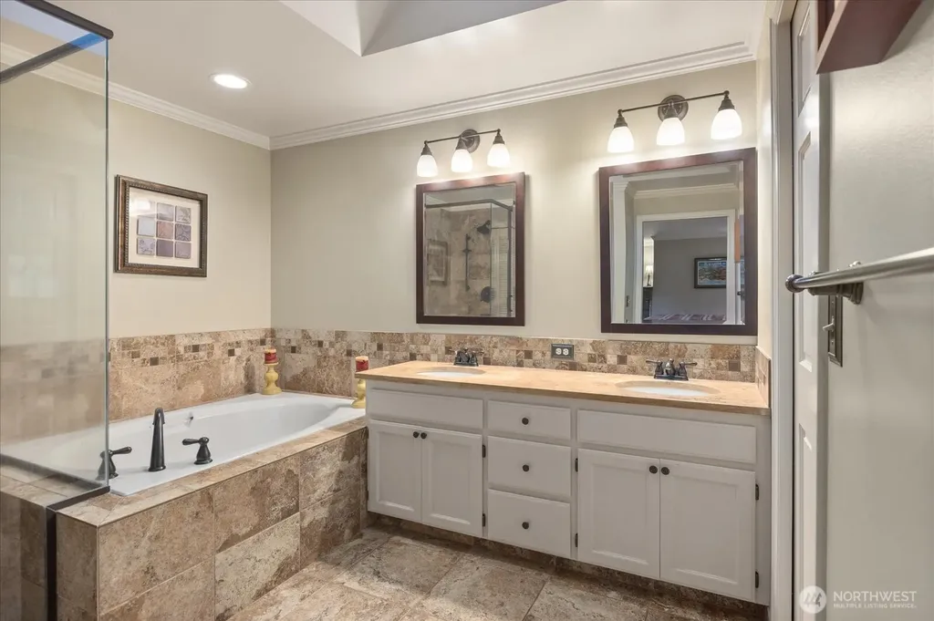 6807 214th Avenue NE Redmond WA 98053