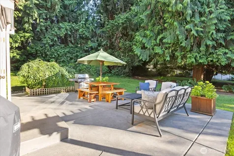 6807 214th Avenue NE Redmond WA 98053
