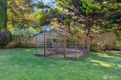 6807 214th Avenue NE Redmond WA 98053