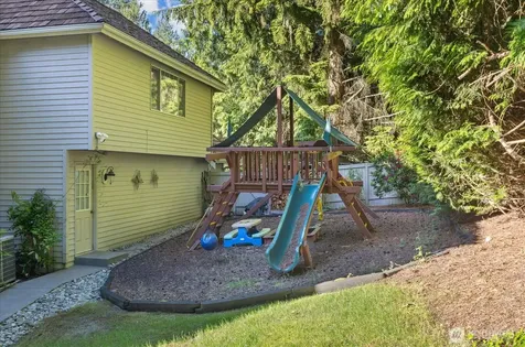 6807 214th Avenue NE Redmond WA 98053