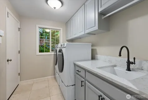 6807 214th Avenue NE Redmond WA 98053