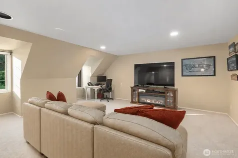 6807 214th Avenue NE Redmond WA 98053