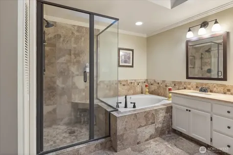 6807 214th Avenue NE Redmond WA 98053