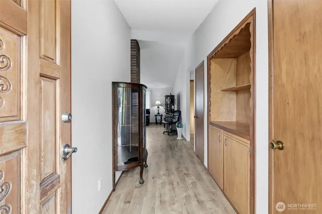 352 Lochwood Drive Camano Island WA 98282