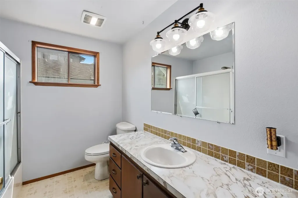 352 Lochwood Drive Camano Island WA 98282