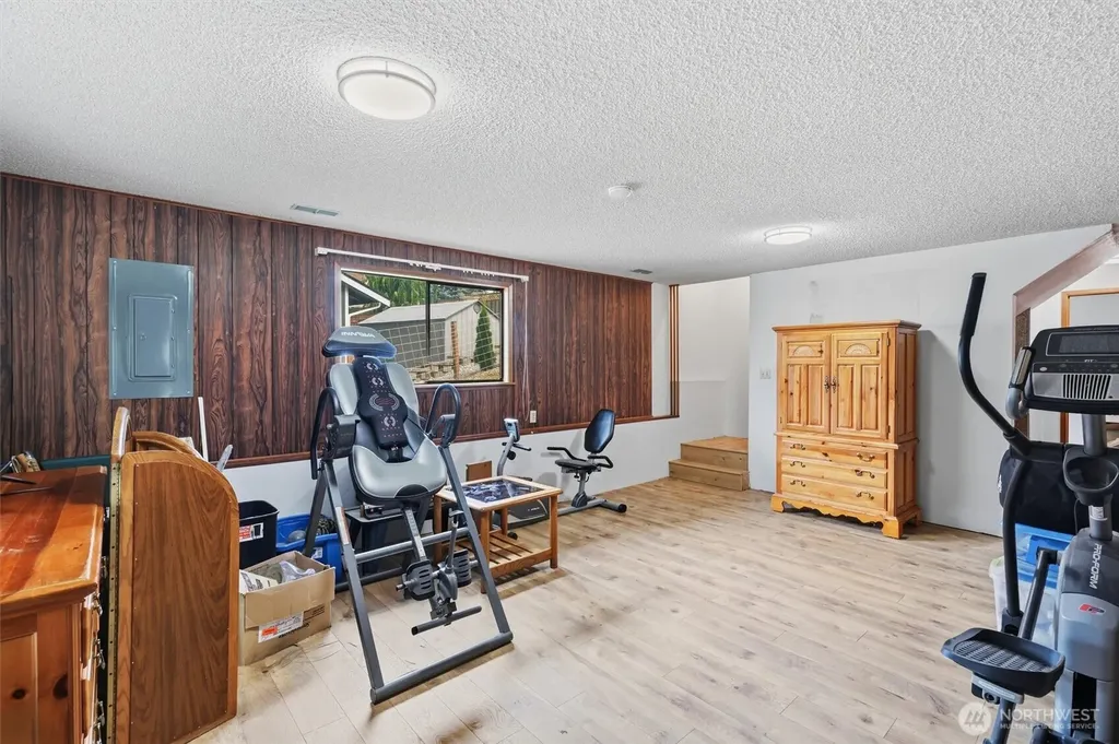 352 Lochwood Drive Camano Island WA 98282
