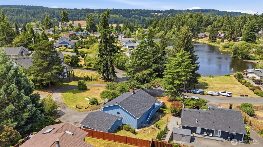 352 Lochwood Drive Camano Island WA 98282