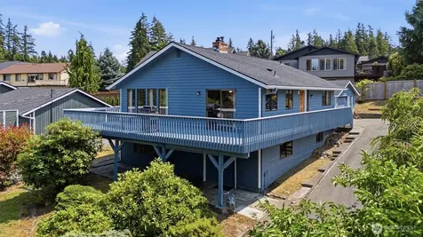 352 Lochwood Drive Camano Island WA 98282