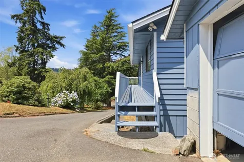 352 Lochwood Drive Camano Island WA 98282