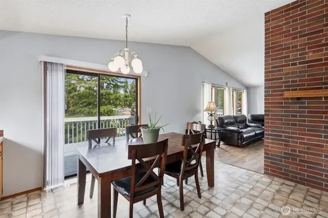 352 Lochwood Drive Camano Island WA 98282