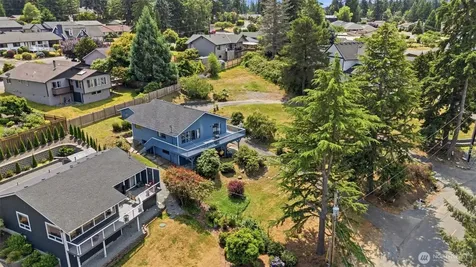 352 Lochwood Drive Camano Island WA 98282