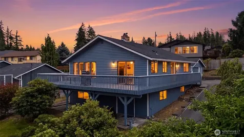 352 Lochwood Drive Camano Island WA 98282