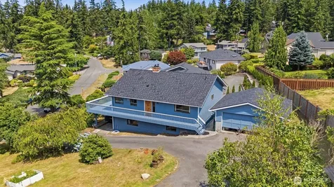 352 Lochwood Drive Camano Island WA 98282