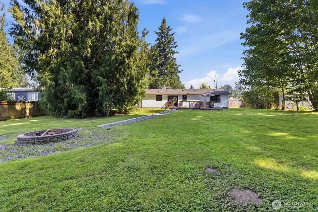 15906 82nd Street NE Lake Stevens WA 98258