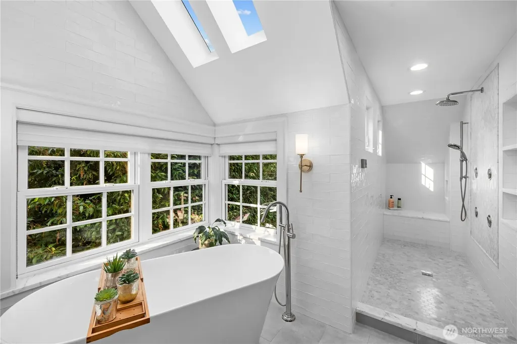 4814 194th Avenue SE Issaquah WA 98027