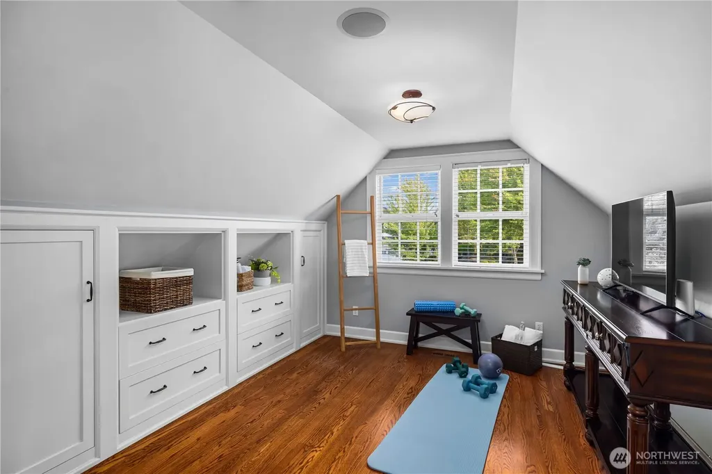 4814 194th Avenue SE Issaquah WA 98027
