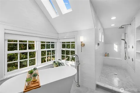 4814 194th Avenue SE Issaquah WA 98027