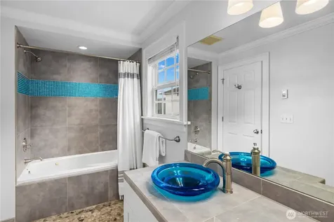 4814 194th Avenue SE Issaquah WA 98027