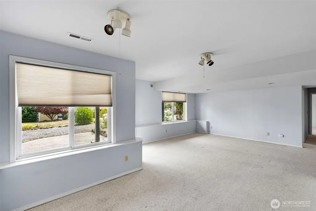 6406 E Royal View Lane Port Orchard WA 98366