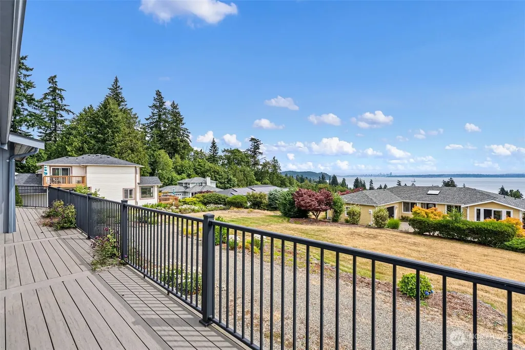 6406 E Royal View Lane Port Orchard WA 98366