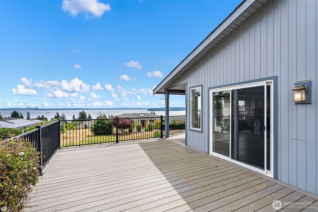 6406 E Royal View Lane Port Orchard WA 98366