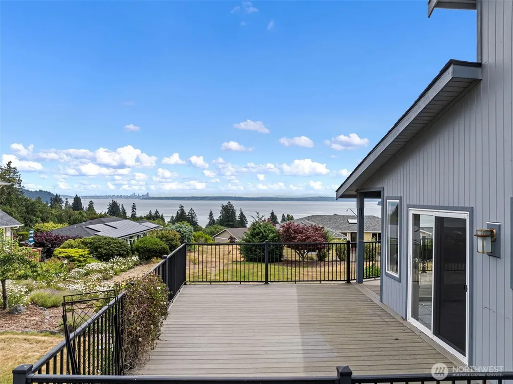 6406 E Royal View Lane Port Orchard WA 98366