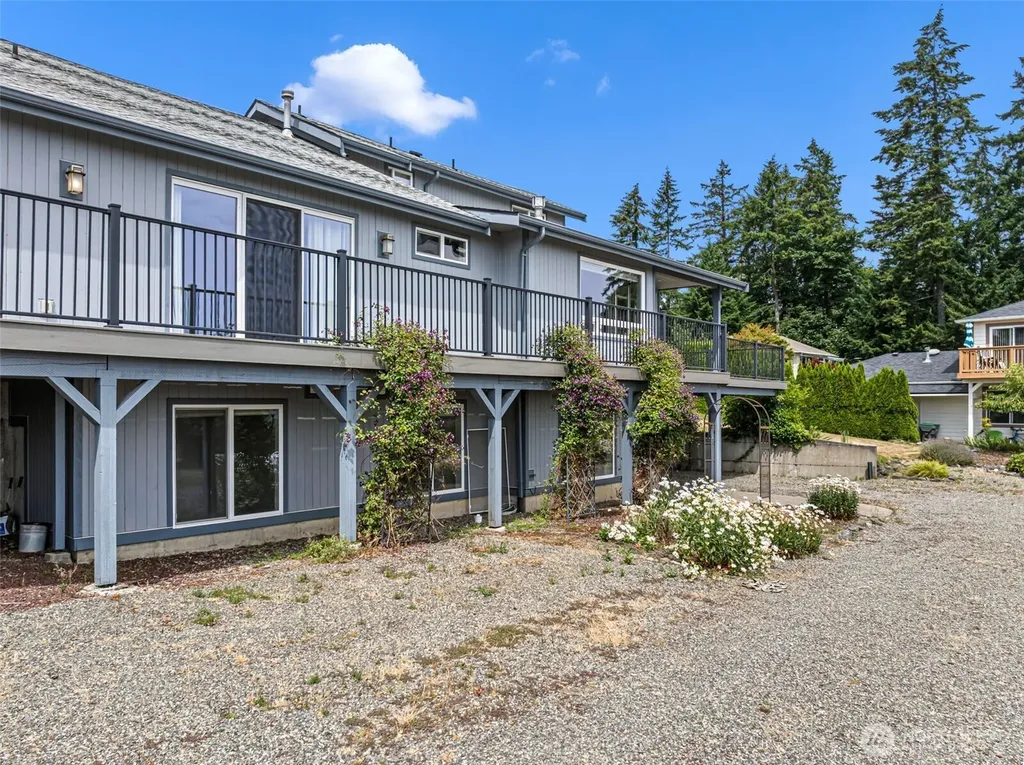 6406 E Royal View Lane Port Orchard WA 98366