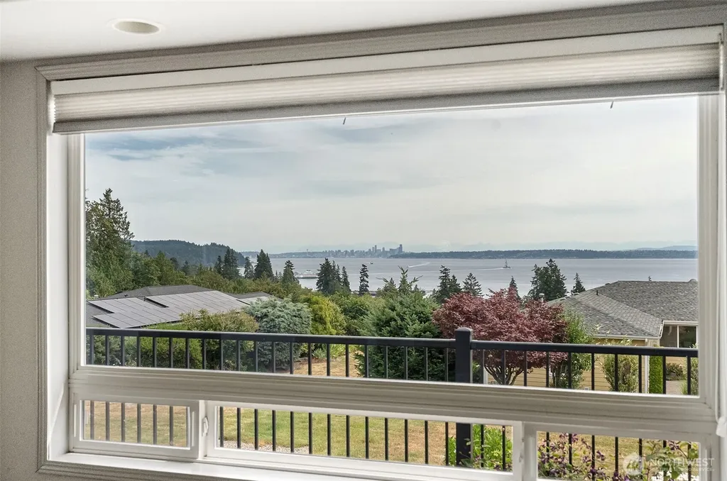 6406 E Royal View Lane Port Orchard WA 98366