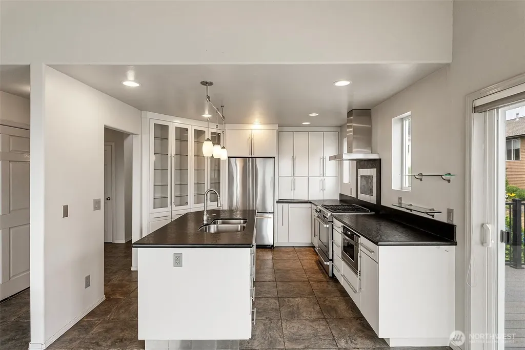 6406 E Royal View Lane Port Orchard WA 98366