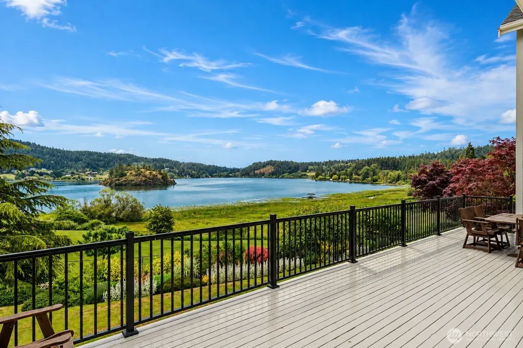 5663 S Campbell Lake Road Anacortes WA 98221