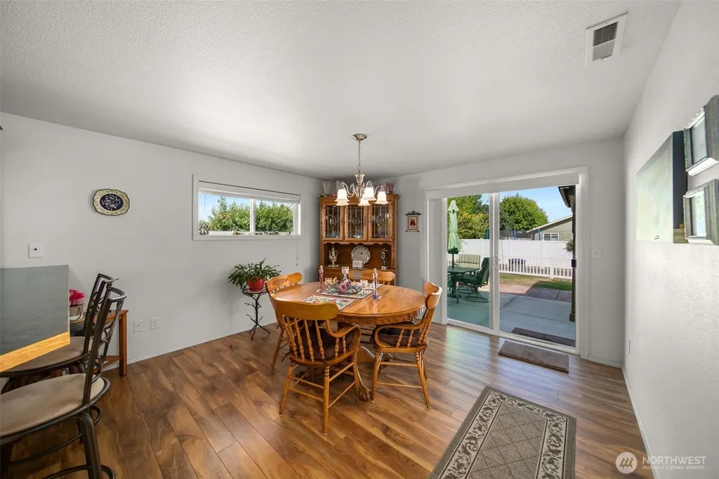 808 Willow Avenue NE Quincy WA 98848