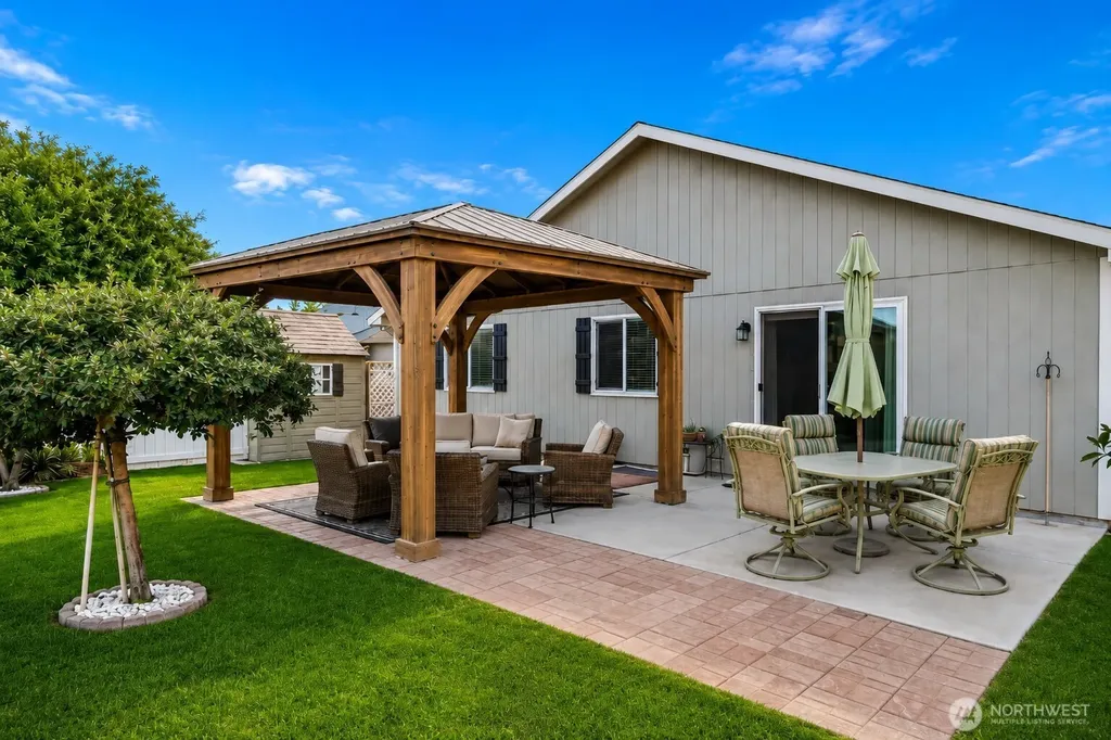 808 Willow Avenue NE Quincy WA 98848