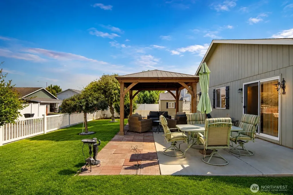 808 Willow Avenue NE Quincy WA 98848