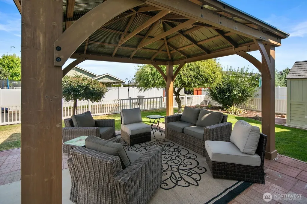 808 Willow Avenue NE Quincy WA 98848