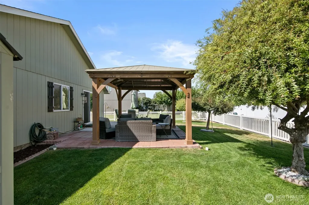 808 Willow Avenue NE Quincy WA 98848
