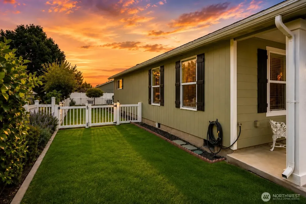 808 Willow Avenue NE Quincy WA 98848