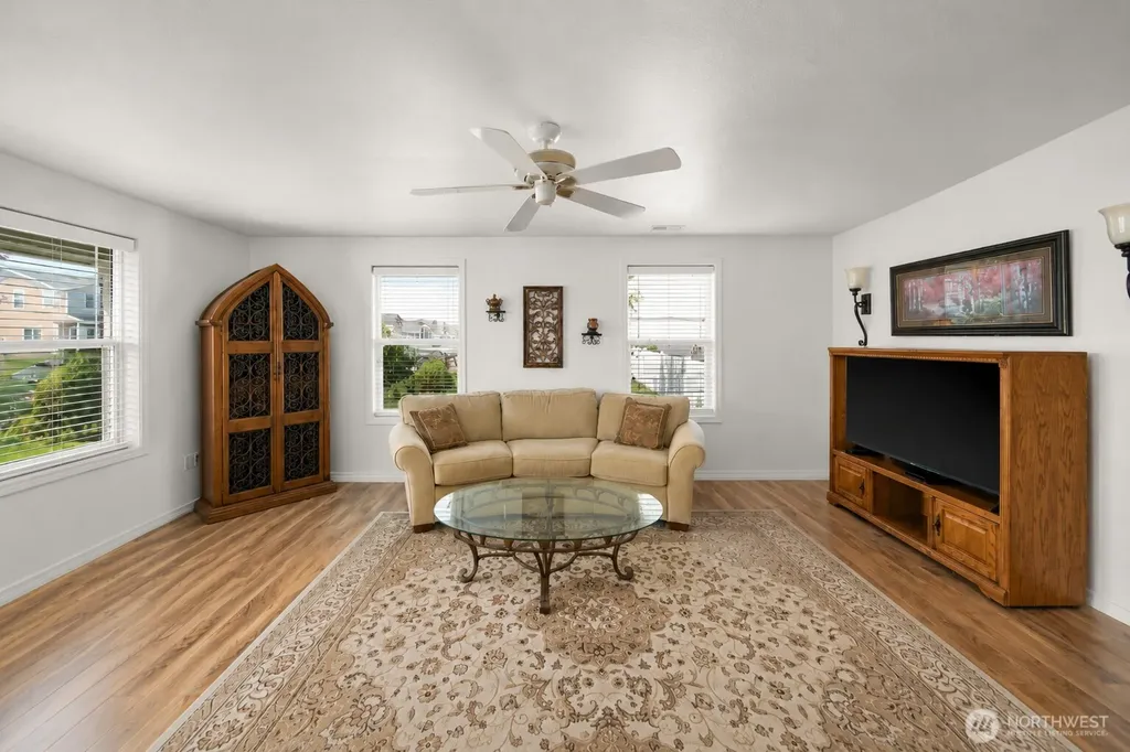 808 Willow Avenue NE Quincy WA 98848