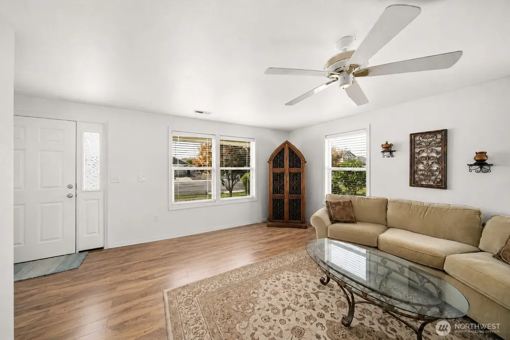 808 Willow Avenue NE Quincy WA 98848