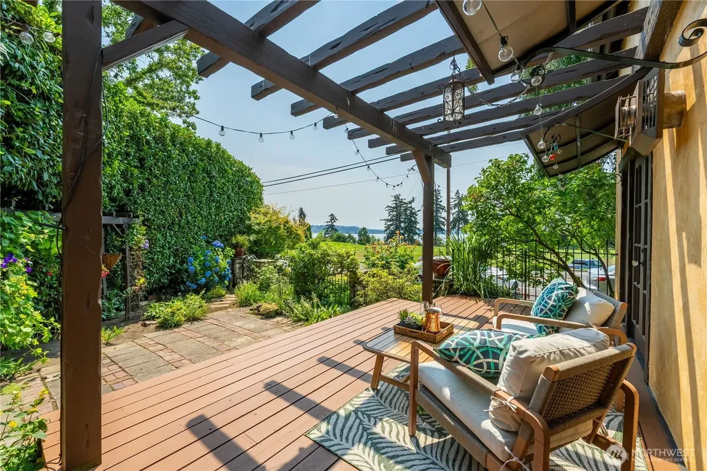 122 Waverly Way Kirkland WA 98033