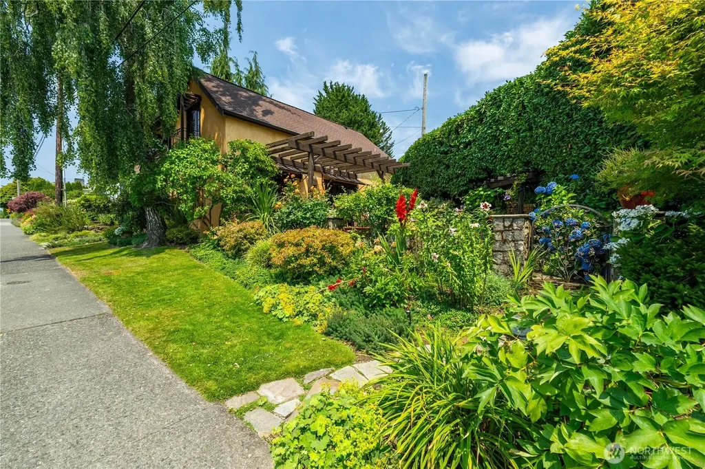 122 Waverly Way Kirkland WA 98033