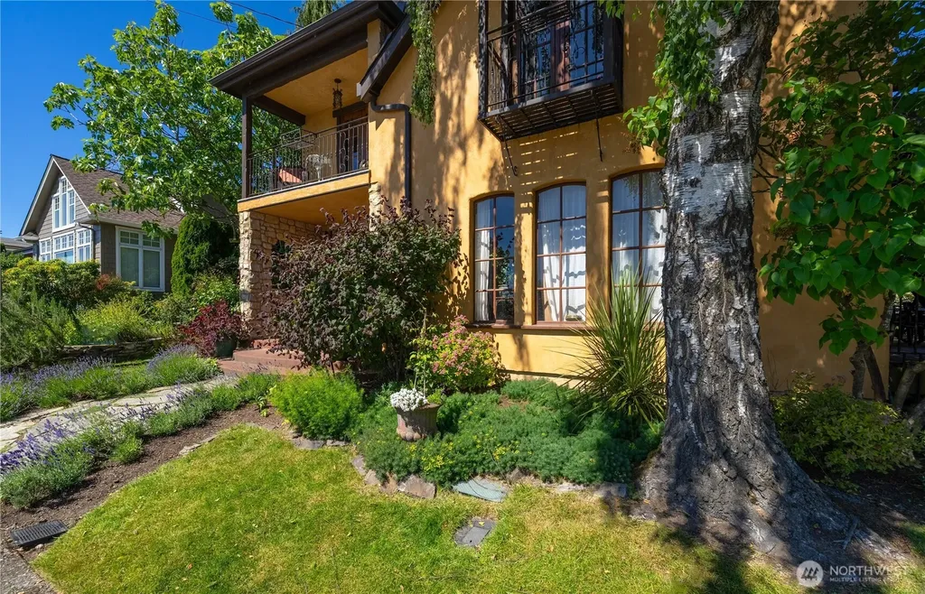 122 Waverly Way Kirkland WA 98033