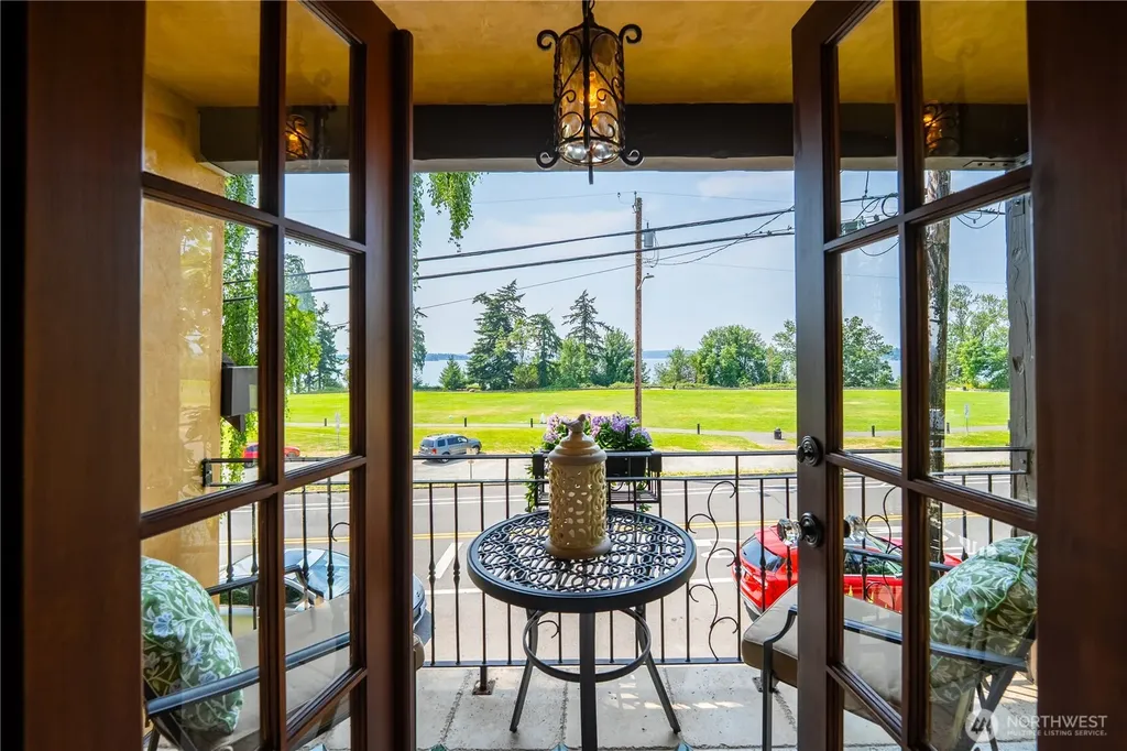122 Waverly Way Kirkland WA 98033