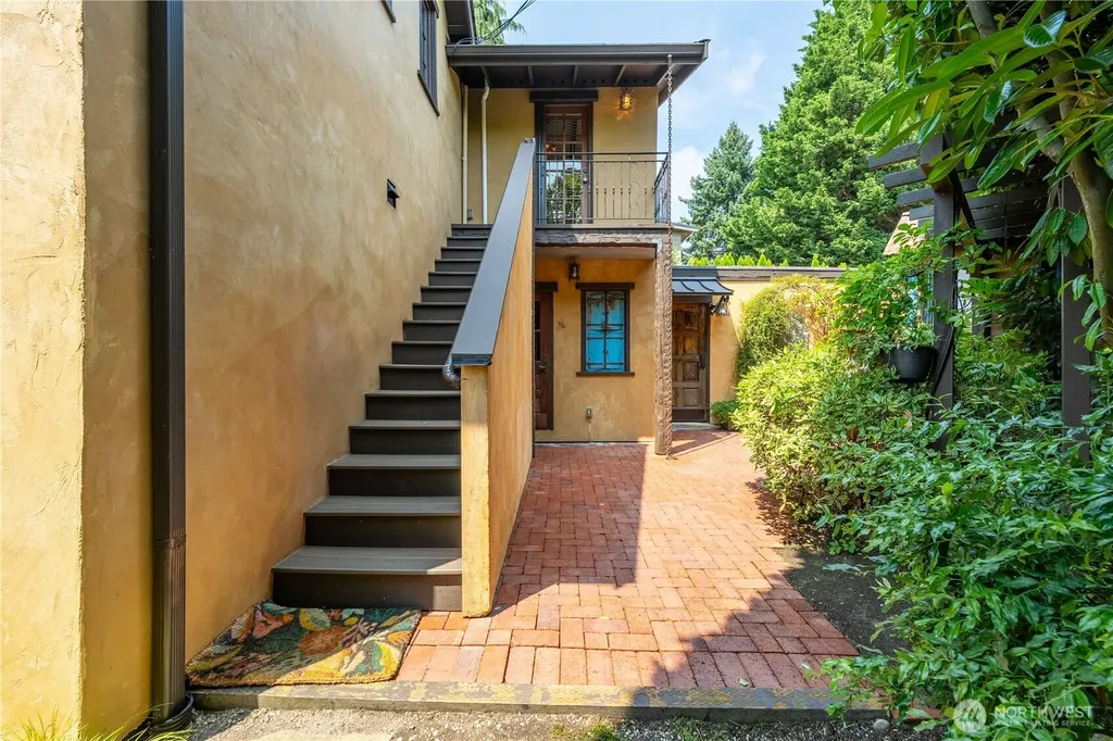 122 Waverly Way Kirkland WA 98033