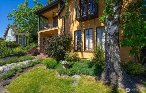 122 Waverly Way Kirkland WA 98033