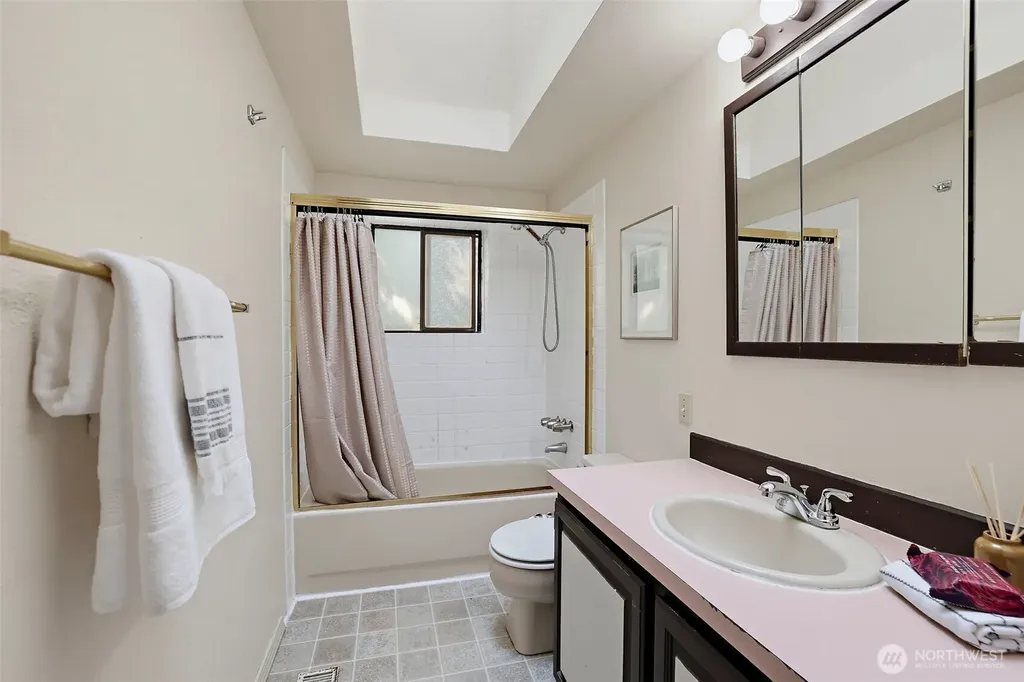 2327 NE 92nd Street Seattle WA 98115